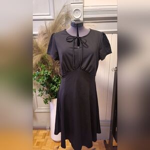 Black dress w/ vintage silhoutte